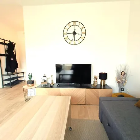 Apartment Les Vergers De Serris, 6 Personnes, 2 Pk Prives, Balcon, Lit Bebe Serris