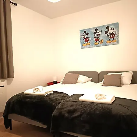 Apartment Les Vergers De Serris, 6 Personnes, 2 Pk Prives, Balcon, Lit Bebe *