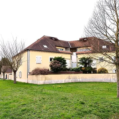 Les Vergers De Serris, 6 Personnes, 2 Pk Prives, Balcon, Lit Bebe Apartment