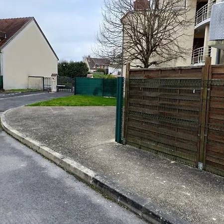 Apartment Les Vergers De Serris, 6 Personnes, 2 Pk Prives, Balcon, Lit Bebe *